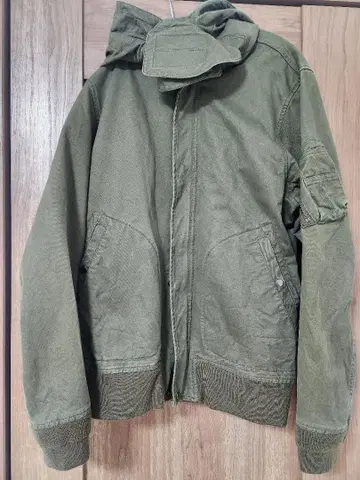 밀리터리 스타일 올리브 그린 자켓