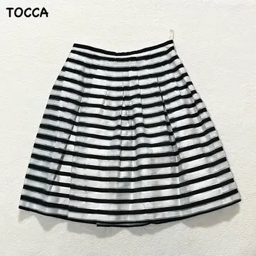 t2240 [토카] 보더 무늬 턱 플레어 스커트 무릎 기장 캐주얼