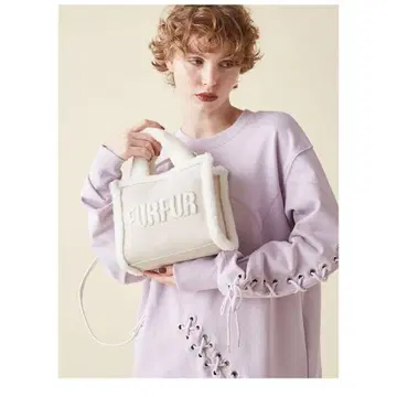 FURFUR 무스탕 로고 토트백 IVR 아이보리