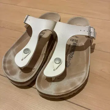 최종 가격 BIRKENSTOCK 화이트 플립플랍 37 24cm