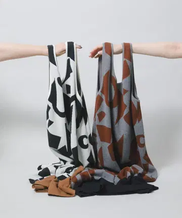 LAATO 기하학 패턴 슬리브리스 원피스