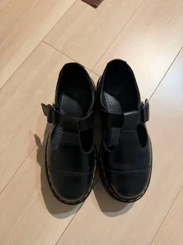 닥터 마틴 블랙 멜리 제인 통굽