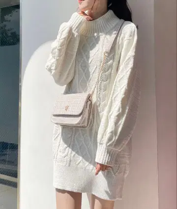 TORTE 원 웨이 몰 케이블 니트 원피스 화이트