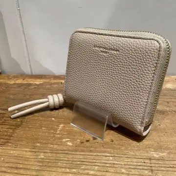 JOUET 조에트 스트랩 2단 접이식 지갑 J6841 베이지 조에트