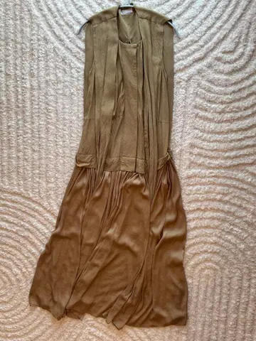 styling/ 개더 도킹 드레스