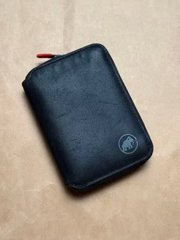마무트 MAMMUT 지퍼 지갑 Zip Wallet