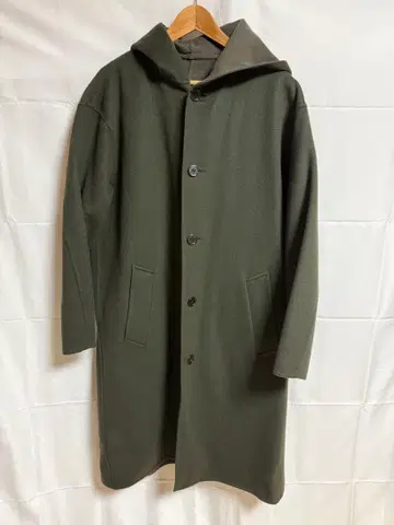 투모로우랜드 후드 부착 올리브 그린 코트