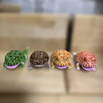 생물대도감 레프티 뿔개구리와 아메후쿠라개구리 가챠가챠 캡슐 토이