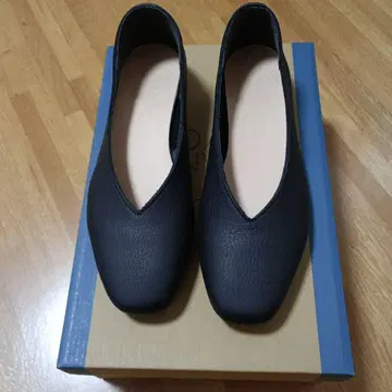 EN 키다리 아저씨 방수 가죽 V컷 플랫슈즈 블랙 소가죽