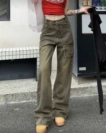 라이트 블루 스트레이트 데님 카고 포켓 부착