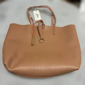 베이지 토트백 합성 피혁