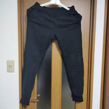 Matin Avenir 블랙 스웨트 팬츠