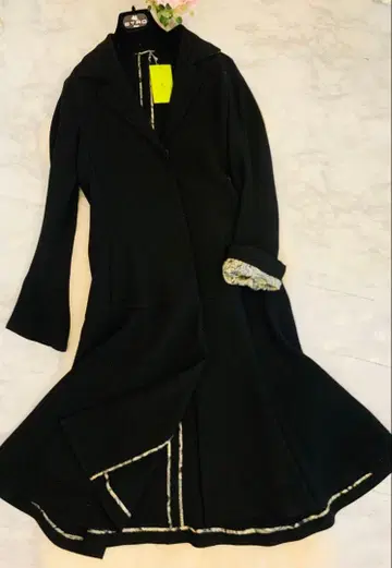 새상품 에트로 90% 오프 블랙 플레어 실루엣 롱 코트 M