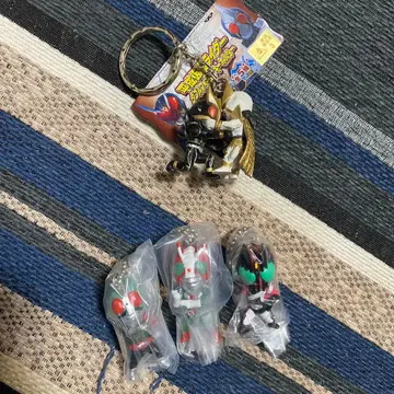 가면라이더 키링 1호 V3 쿠우가 디케이드