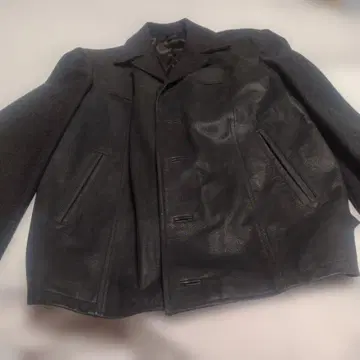 요시유키 코니시의 코트입니다.