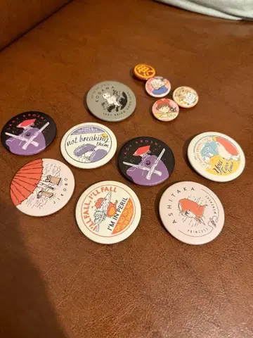 애니메이션 캐릭터 핀 배지 세트