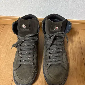 MONCLER 다크 그레이 하이컷 스니커즈