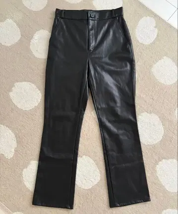 미사용 LE PHIL 루필 가죽 팬츠 블랙 사이즈 1