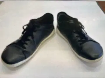 블랙 가죽 스니커즈