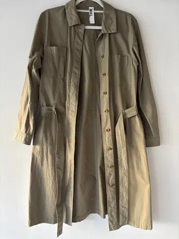 MHL 카키색 버튼 달린 코트