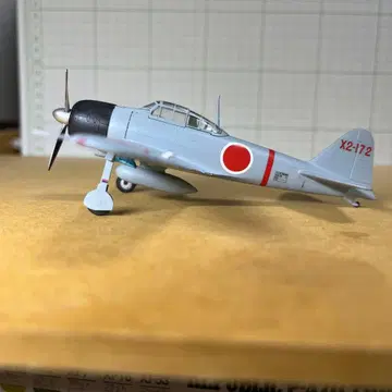 하세가와 1/72 미쓰비시 제로센 22형 완성품