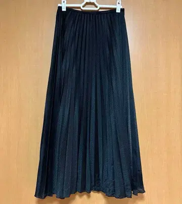 Gymphlex 블랙 메쉬 플리츠 스커트