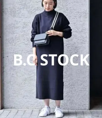 B.C STOCK 스무스 하이넥 원피스