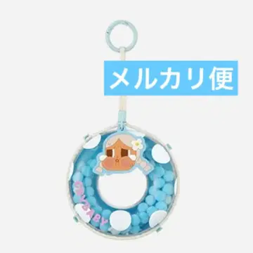 POPMART CRYBABY vacation mode on 펜던트