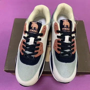 가격 인하 MOZ 에어솔 통굽 경량 스니커즈