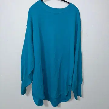 파랑 긴팔 상의