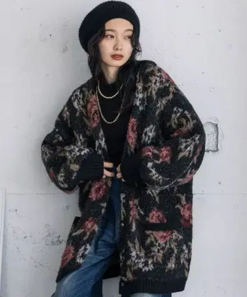 지나시스 플라워 라메 페더 V 가디건