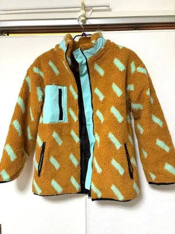 배색 디자인 보아 자켓 Riff