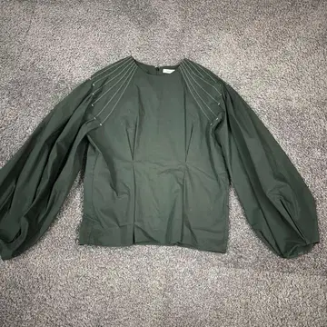 FRAI ID 블라우스 티셔츠 블랙 퍼프 슬리브