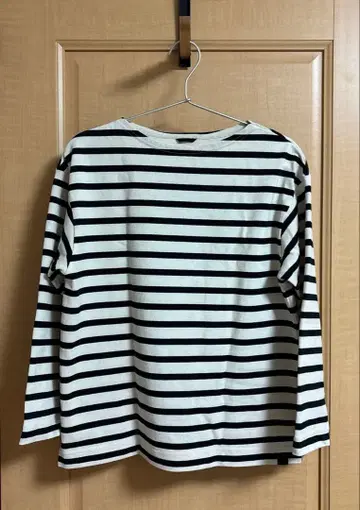 HELLY HANSEN 보더 상의