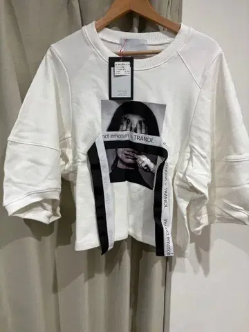 TRANOI 맨투맨 사이즈 1 택 포함 미사용 새상품