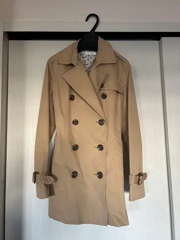 베이지 더블 브레스트 트렌치코트 사이즈 38