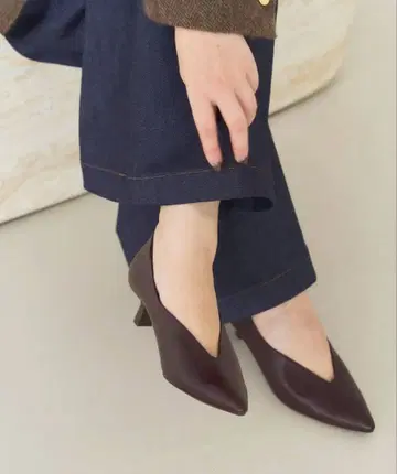 새상품급 4.5cm 포인트 하이 범프 펌프스 보르도