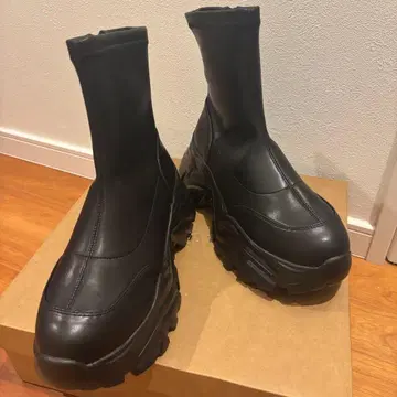 새상품 ORiental TRaffic 통굽 스니커즈 밑창 숏부츠