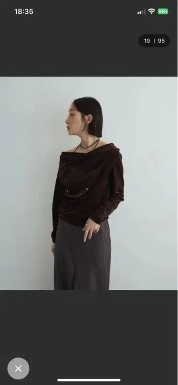 AnriettMusee 시어 벨로아 오프숄더 긴팔 풀오버 브라운