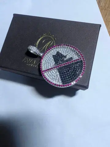 아발란체 목걸이 탑