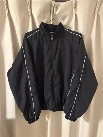 언더아머 블랙 점퍼 블루종