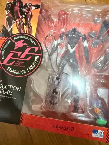 에반게리온 3호기 피규어