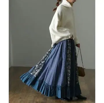 HUG.U 꽃무늬 절개 데님 볼륨 플레어 스커트 블루