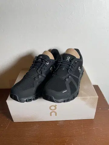 on cloud6 스니커즈