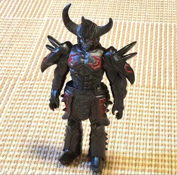 아머드 다크니스 소프트 비닐 피규어 반다이 약 17cm