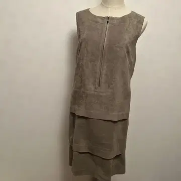 바디 드레싱 DX 슬리브리스 스웨이드풍 무릎 기장 원피스