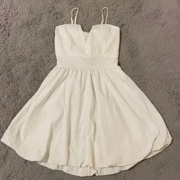 re.dot. 화이트 슬리브리스 미니 원피스