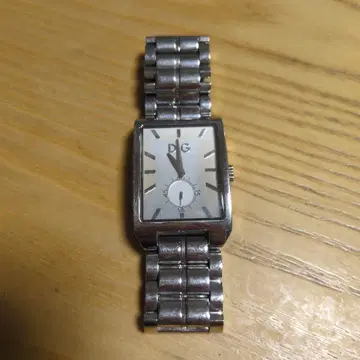 D.G. 실버 쿼츠 시계