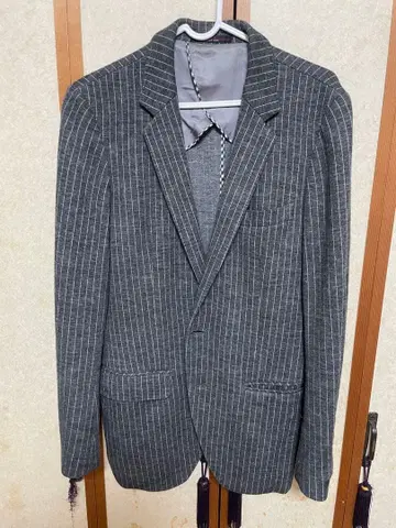 P.S.FA 그레이 스트라이프 테일러드 자켓