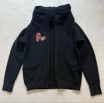 Acid Black Cherry 볼륨 넥 후드티